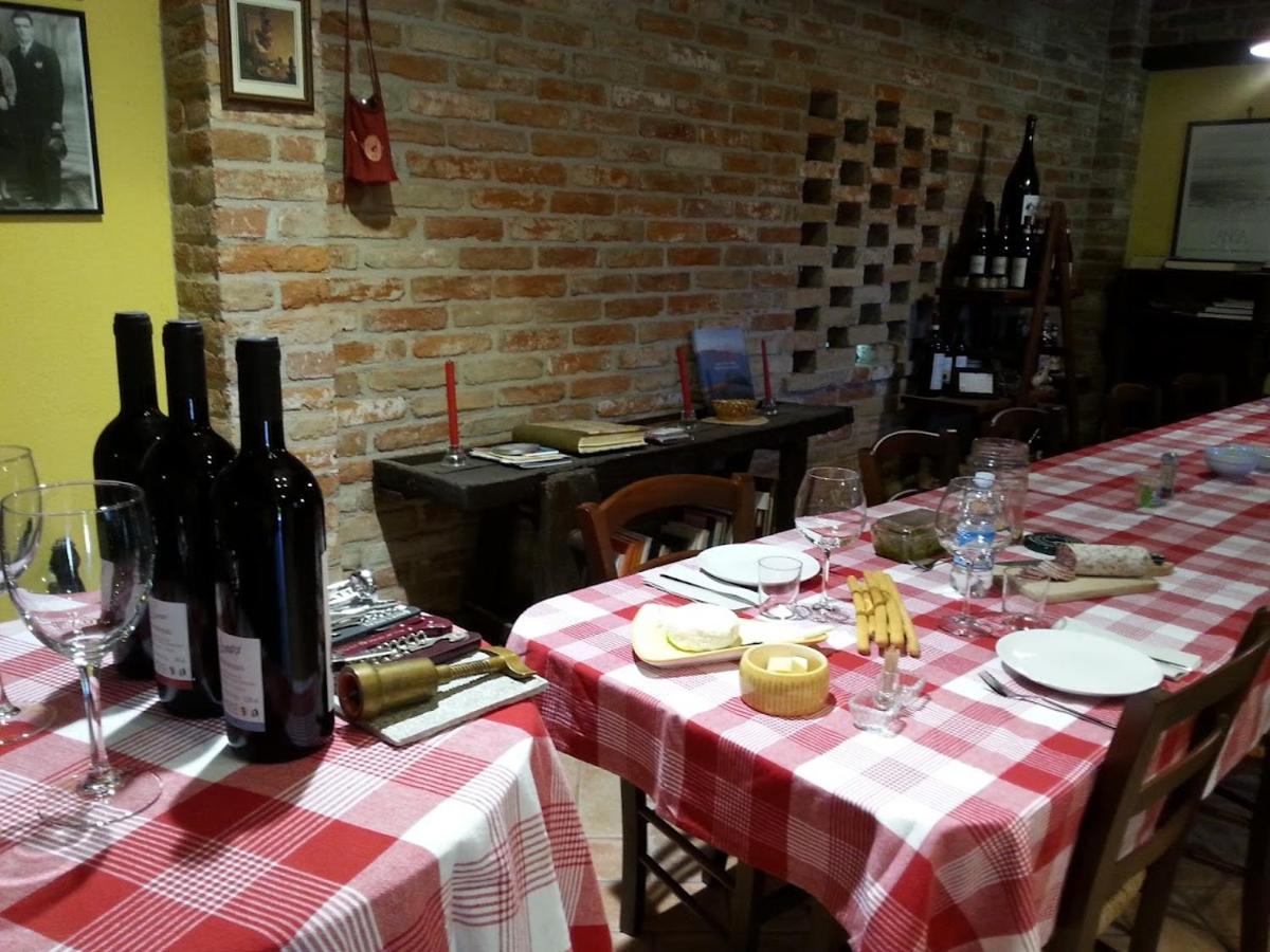 Ca Trifolera Barbaresco - Romantico Cascinale Con Antica Cantina Nel Cuore Delle Langhe - Degustazione Vini Nella Nostra Cantina Esterno foto