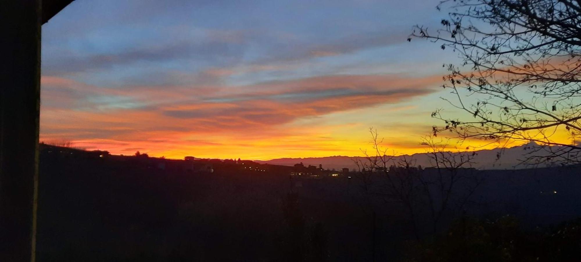 Ca Trifolera Barbaresco - Romantico Cascinale Con Antica Cantina Nel Cuore Delle Langhe - Degustazione Vini Nella Nostra Cantina Esterno foto
