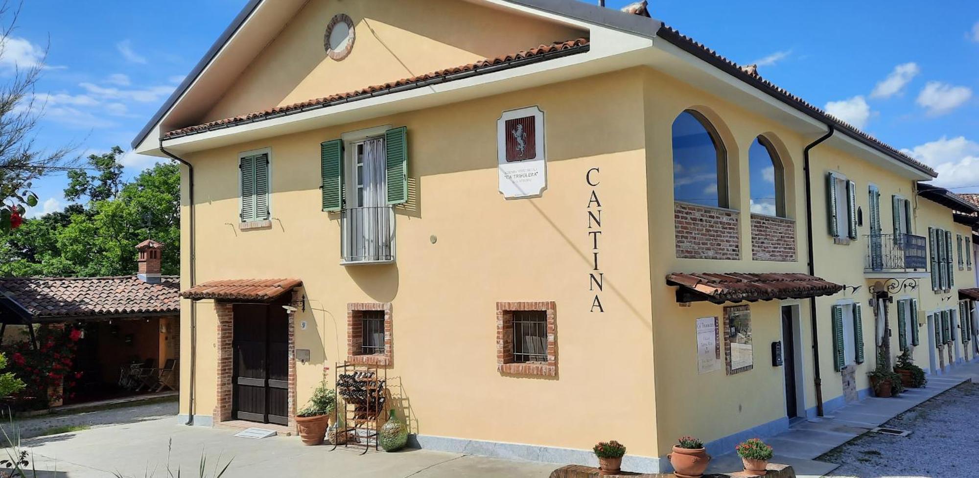 Ca Trifolera Barbaresco - Romantico Cascinale Con Antica Cantina Nel Cuore Delle Langhe - Degustazione Vini Nella Nostra Cantina Esterno foto