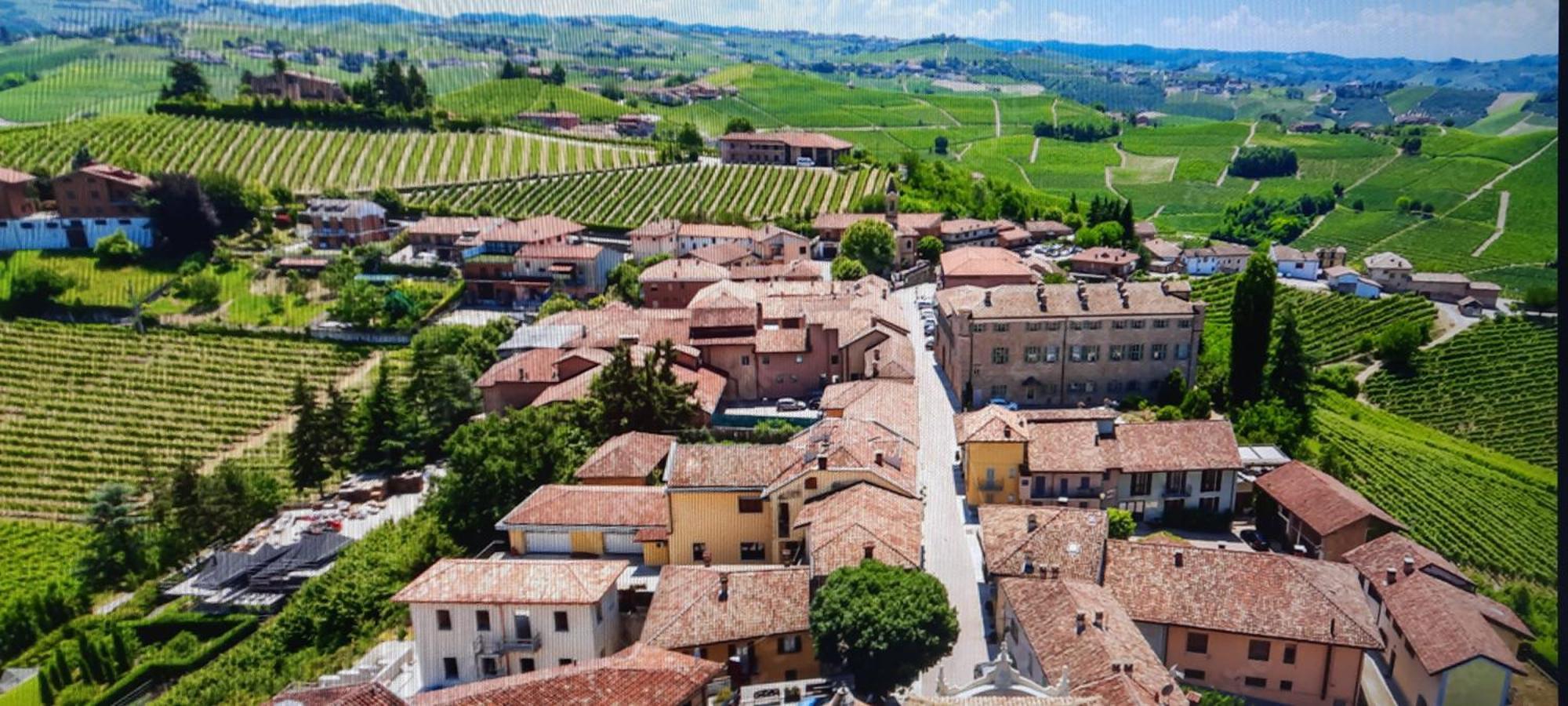 Ca Trifolera Barbaresco - Romantico Cascinale Con Antica Cantina Nel Cuore Delle Langhe - Degustazione Vini Nella Nostra Cantina Esterno foto